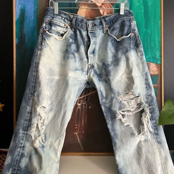 Levi's Tie-Dye Blue and White Relaxed Jeans 34" - Picture 3 of 16